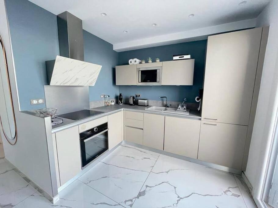 Beach Front, Superbe Appartement Pour 4 Personnes 니스 외부 사진