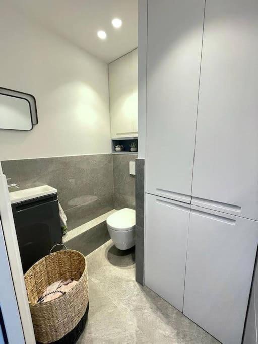 Beach Front, Superbe Appartement Pour 4 Personnes 니스 외부 사진