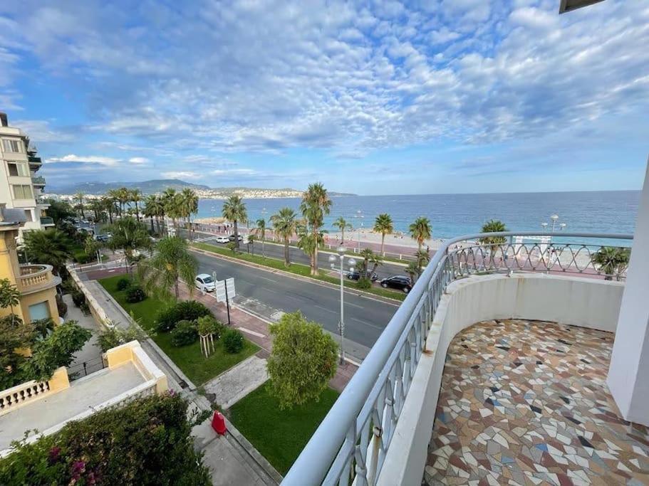 Beach Front, Superbe Appartement Pour 4 Personnes 니스 외부 사진