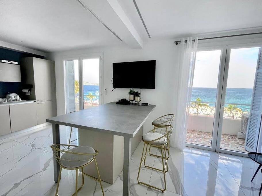 Beach Front, Superbe Appartement Pour 4 Personnes 니스 외부 사진