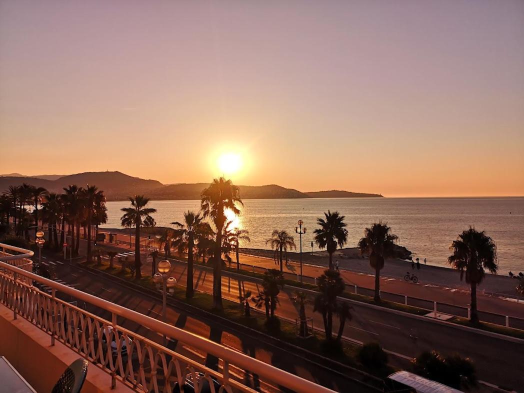 Beach Front, Superbe Appartement Pour 4 Personnes 니스 외부 사진