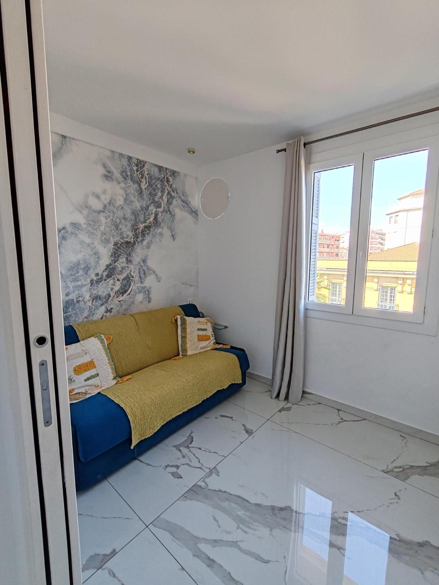 Beach Front, Superbe Appartement Pour 4 Personnes 니스 외부 사진