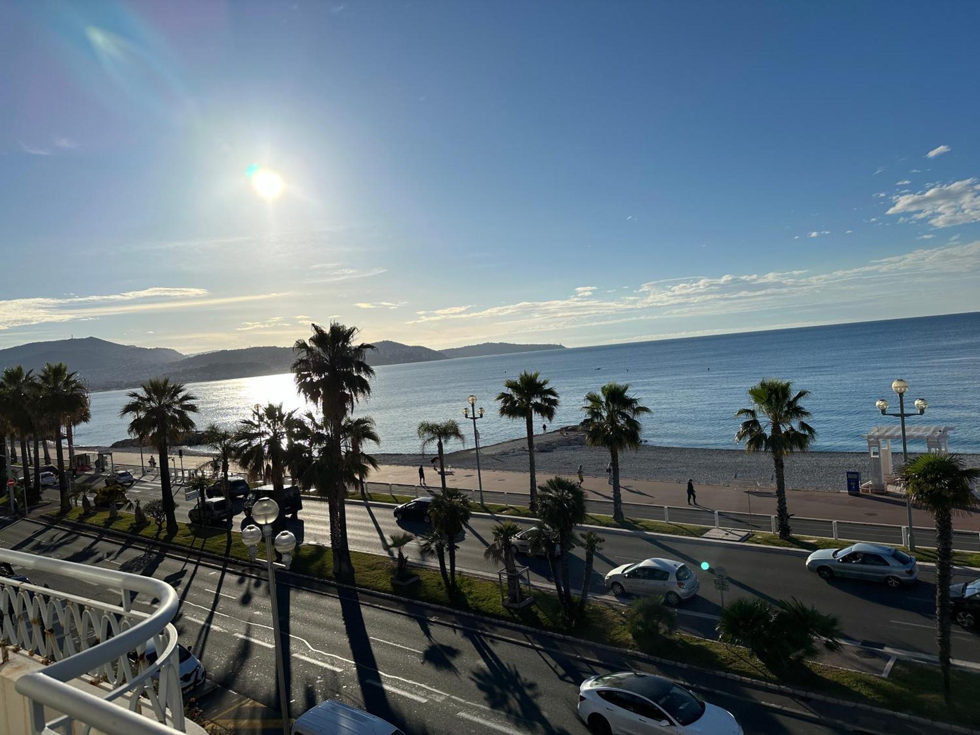 Beach Front, Superbe Appartement Pour 4 Personnes 니스 외부 사진